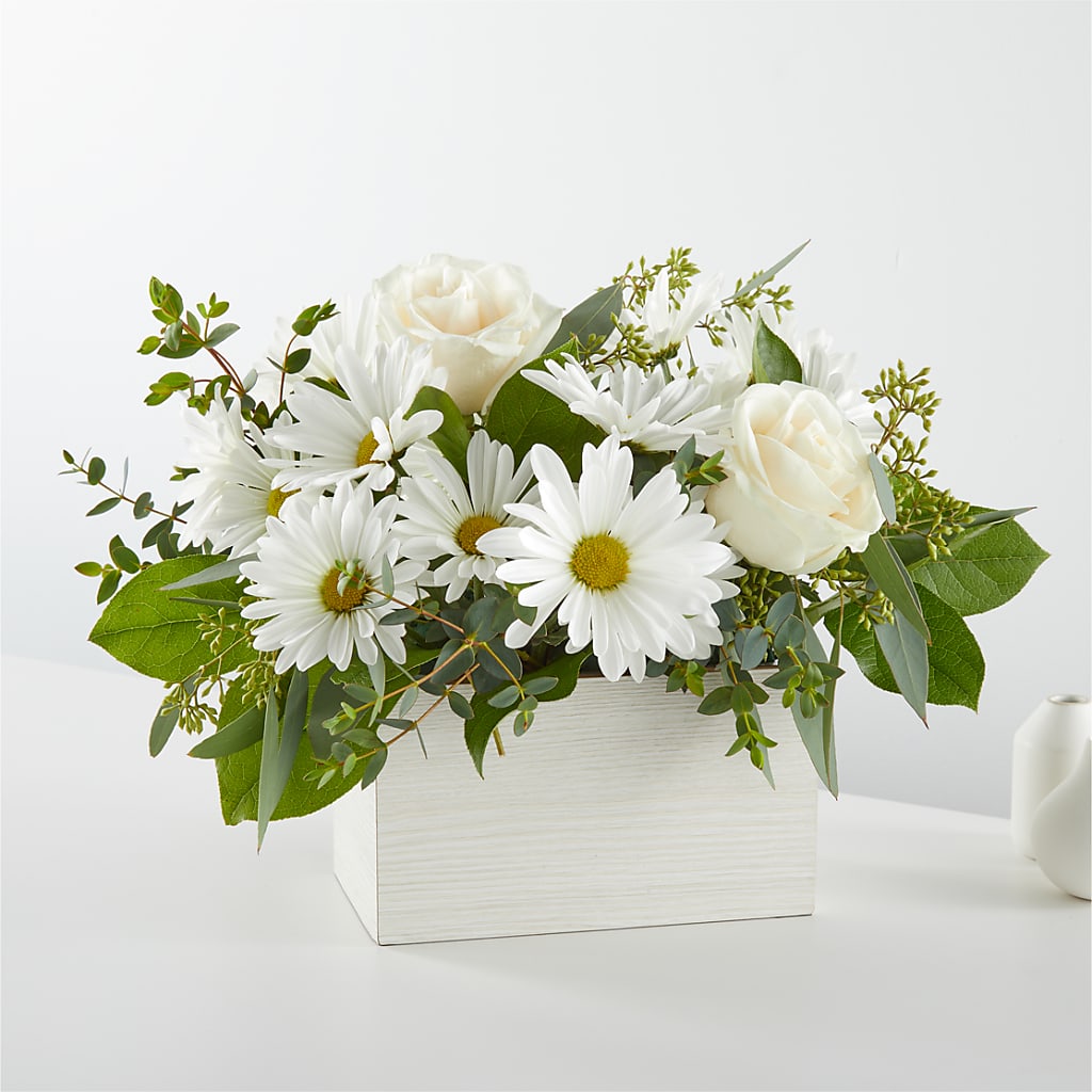Fresh Linen Box Bouquet – KIEFER'S FLORIST, Coshocton OH