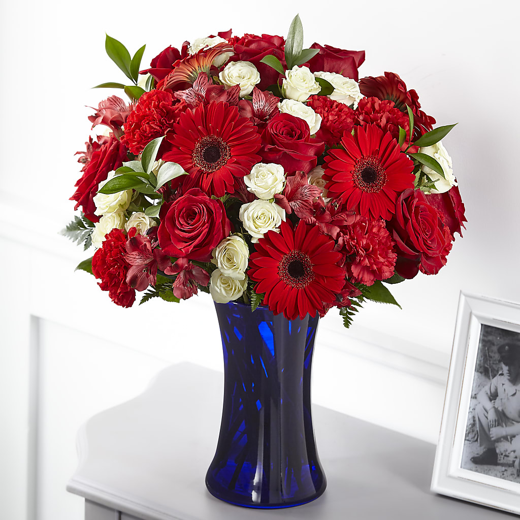 Hearts Embrace Bouquet – KIEFER'S FLORIST, Coshocton OH