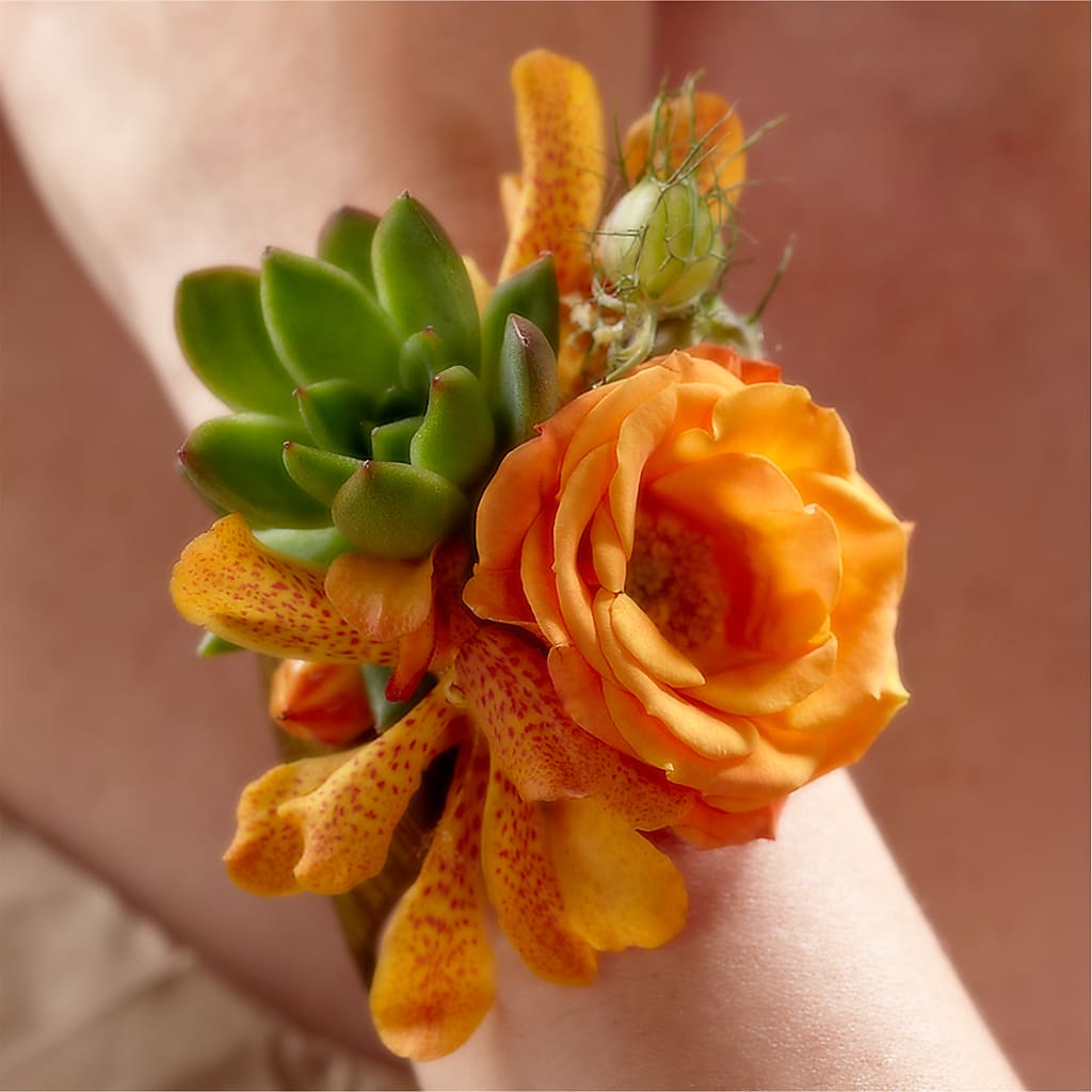 Irresistible Love Wrist Corsage – KIEFER'S FLORIST, Coshocton OH