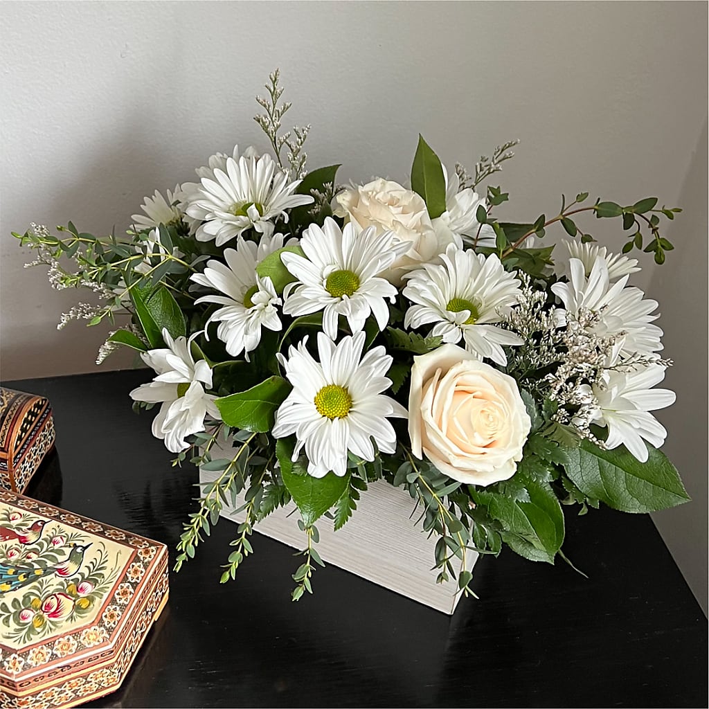 Fresh Linen Box Bouquet – KIEFER'S FLORIST, Coshocton OH