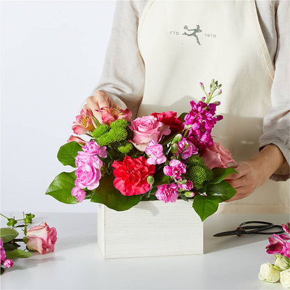 Sweetberry Box – A Florist Original – KIEFER'S FLORIST, Coshocton OH