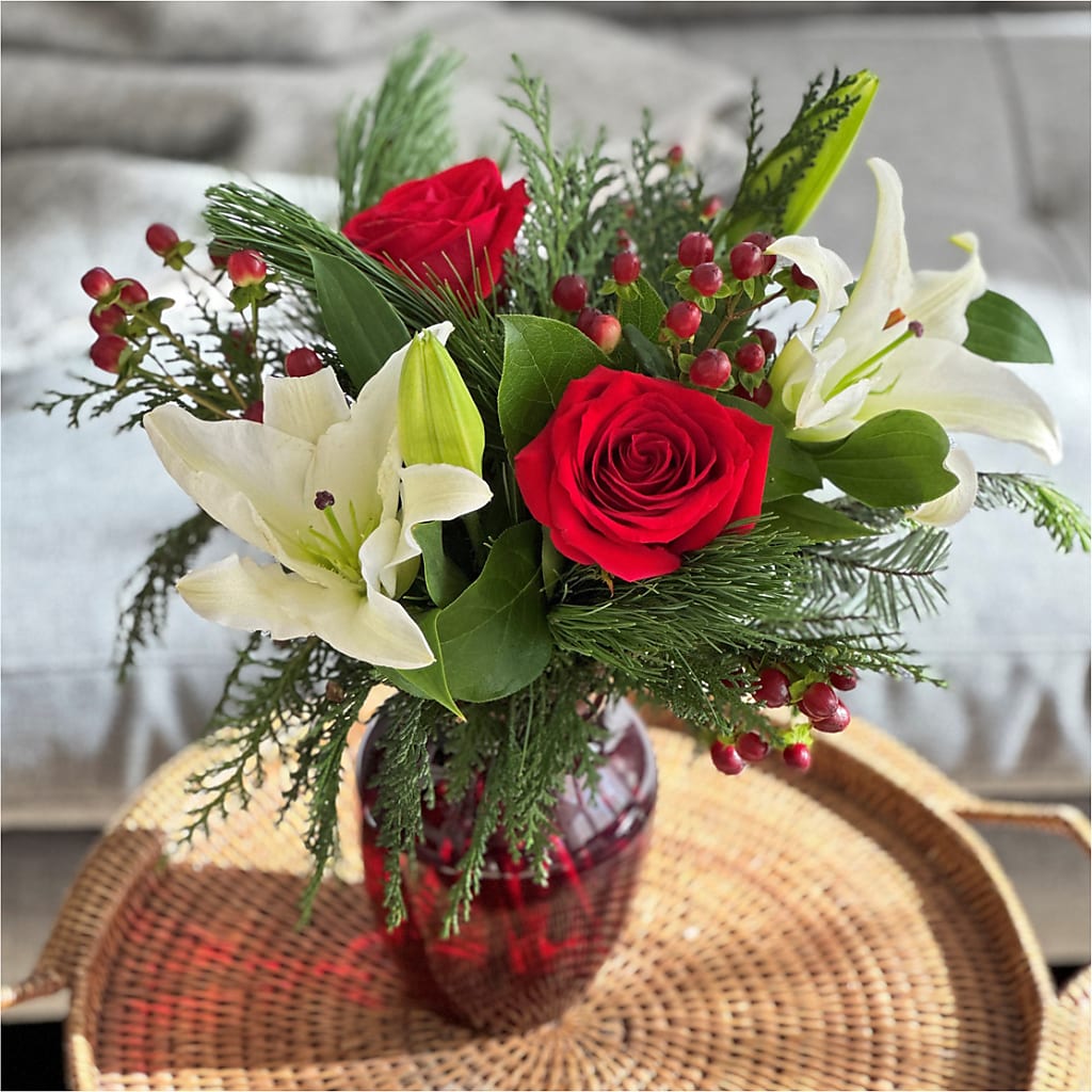 Evergreen Delight Bouquet – KIEFER'S FLORIST, Coshocton OH
