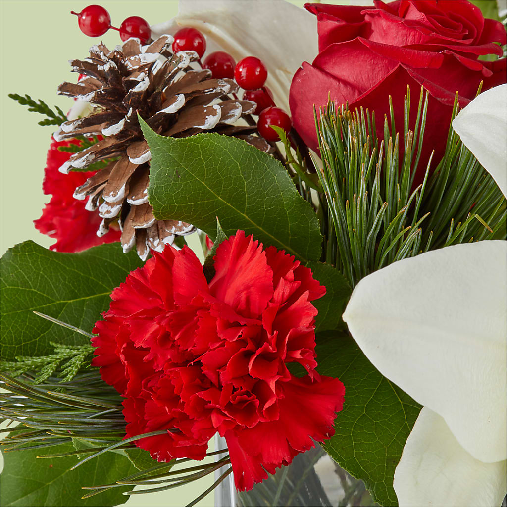 Glistening Icicles Bouquet – KIEFER'S FLORIST, Coshocton OH